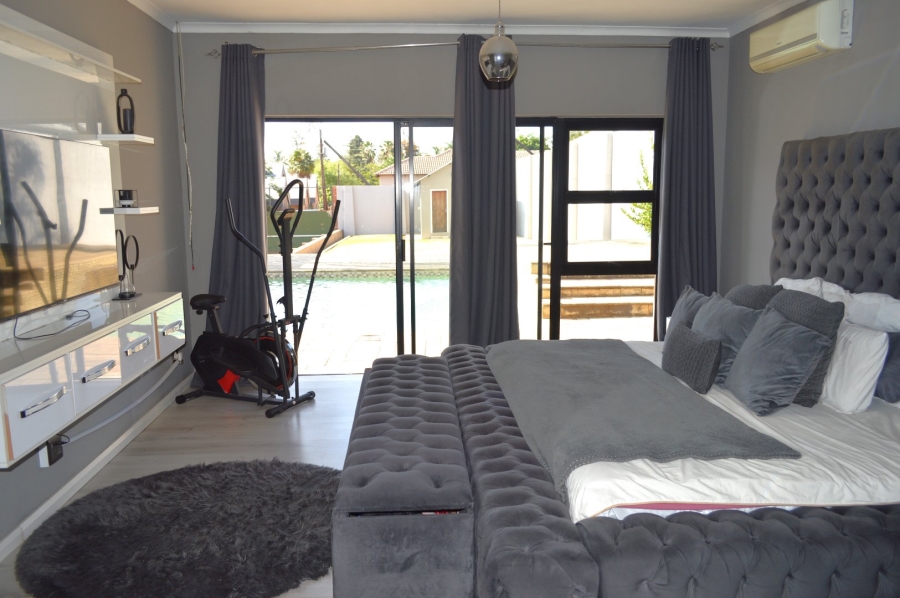 4 Bedroom Property for Sale in Wilkoppies North West